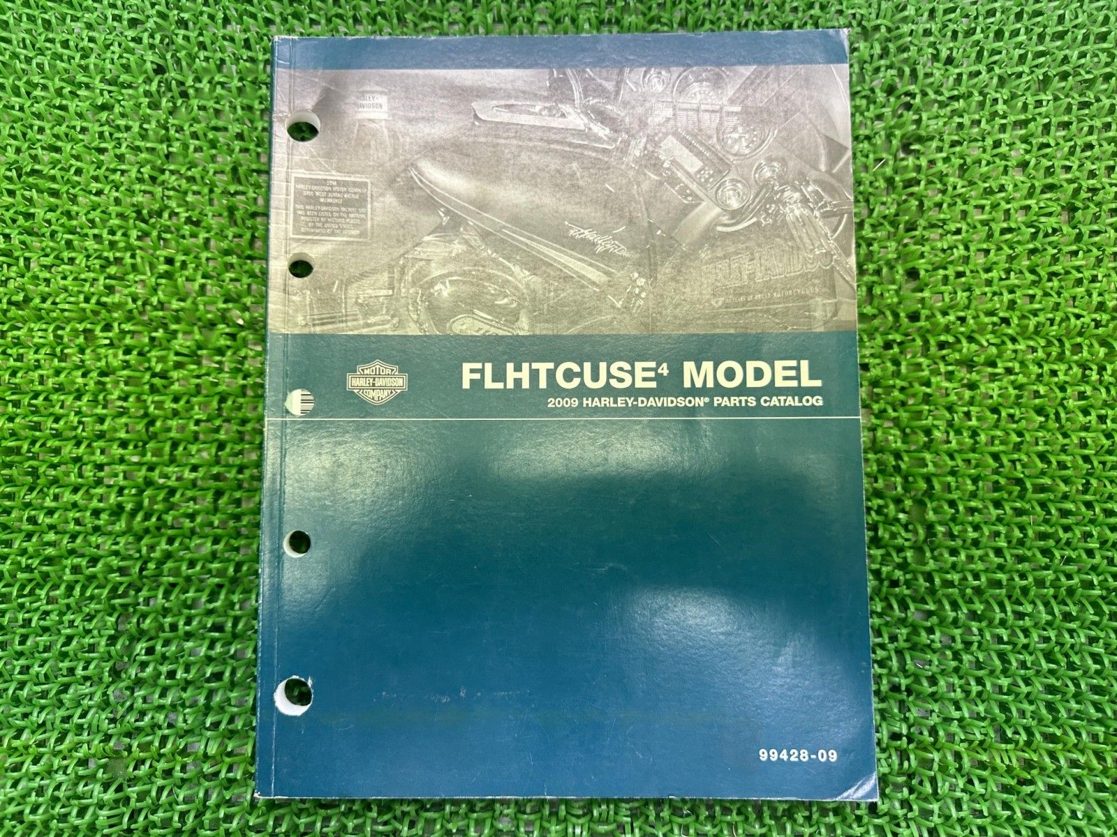 FLHTCUSE4 パーツリスト 英語版 ハーレー 正規 バイク 整備書 ツーリング CVO 2009年 車検 パーツカタログ 整備書 Ew