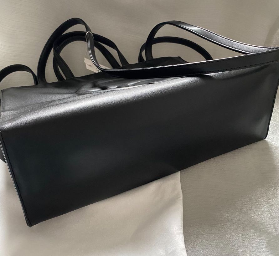 新品Telfar テルファー ショルダーバッグ ブラック Mサイズ