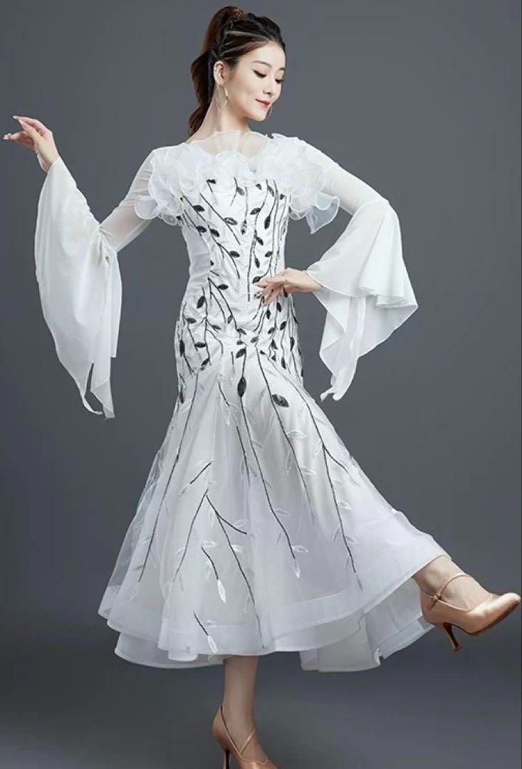 発表会・競技会向き✨スタンダードドレス　ブルー　Mサイズ 発表会・競技会向き✨スタンダードドレス ブルー Mサイズ 発表会・競技