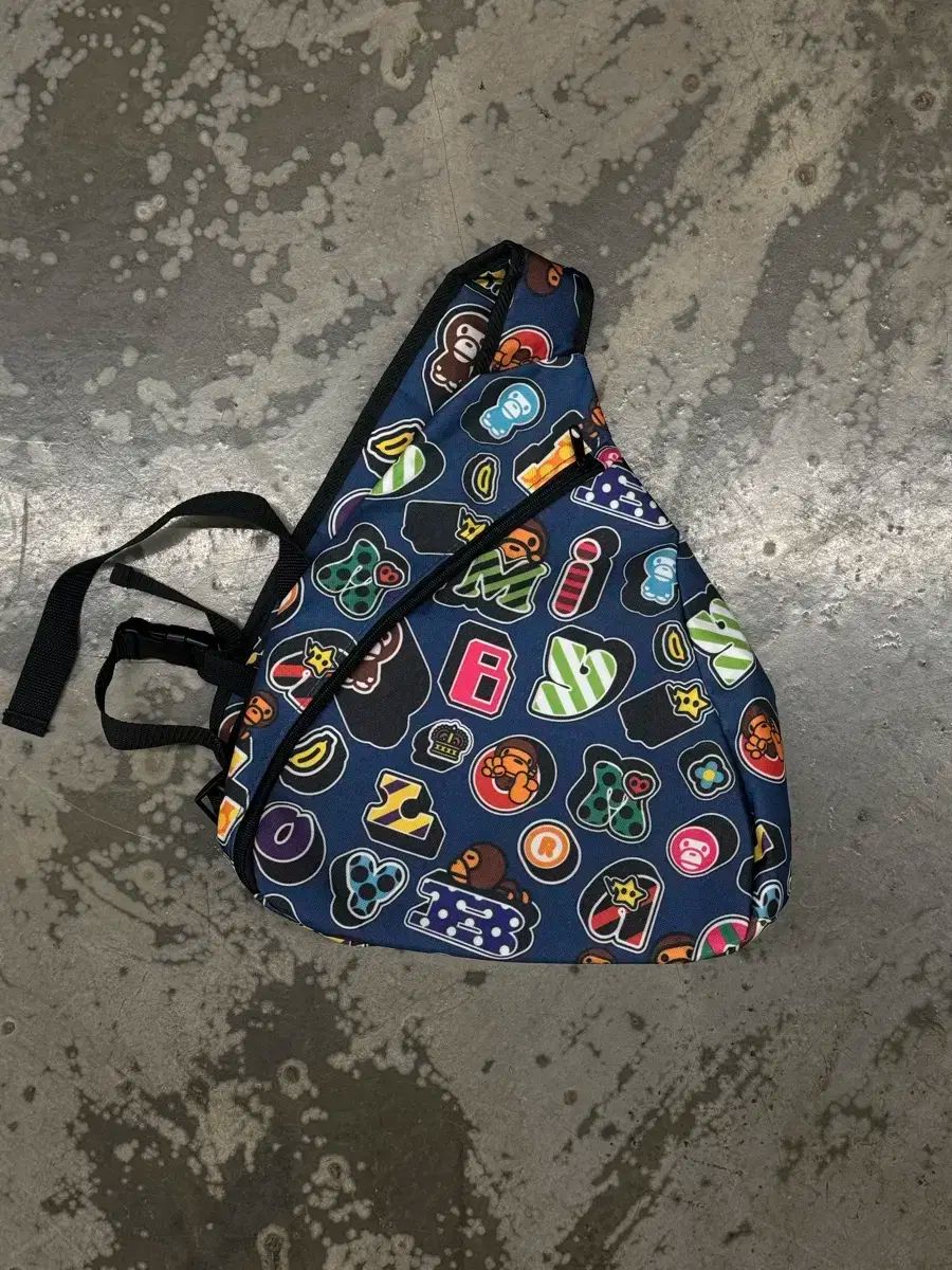 A BATHING APE(アベイシングエイプ) ベビー マイロ スリングバッグ