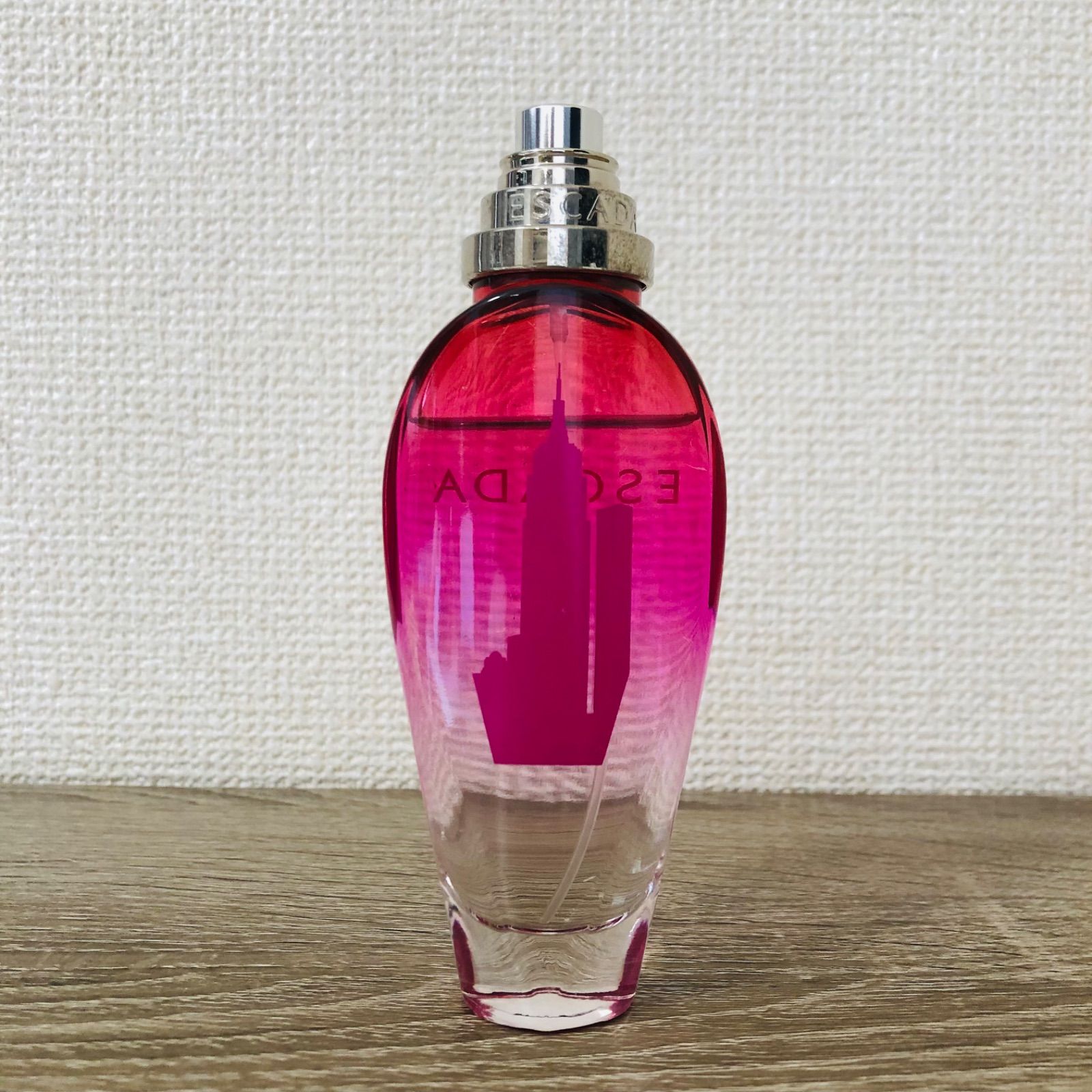 新品エスカーダセクシーグラフィティオードトワレ香水50ml