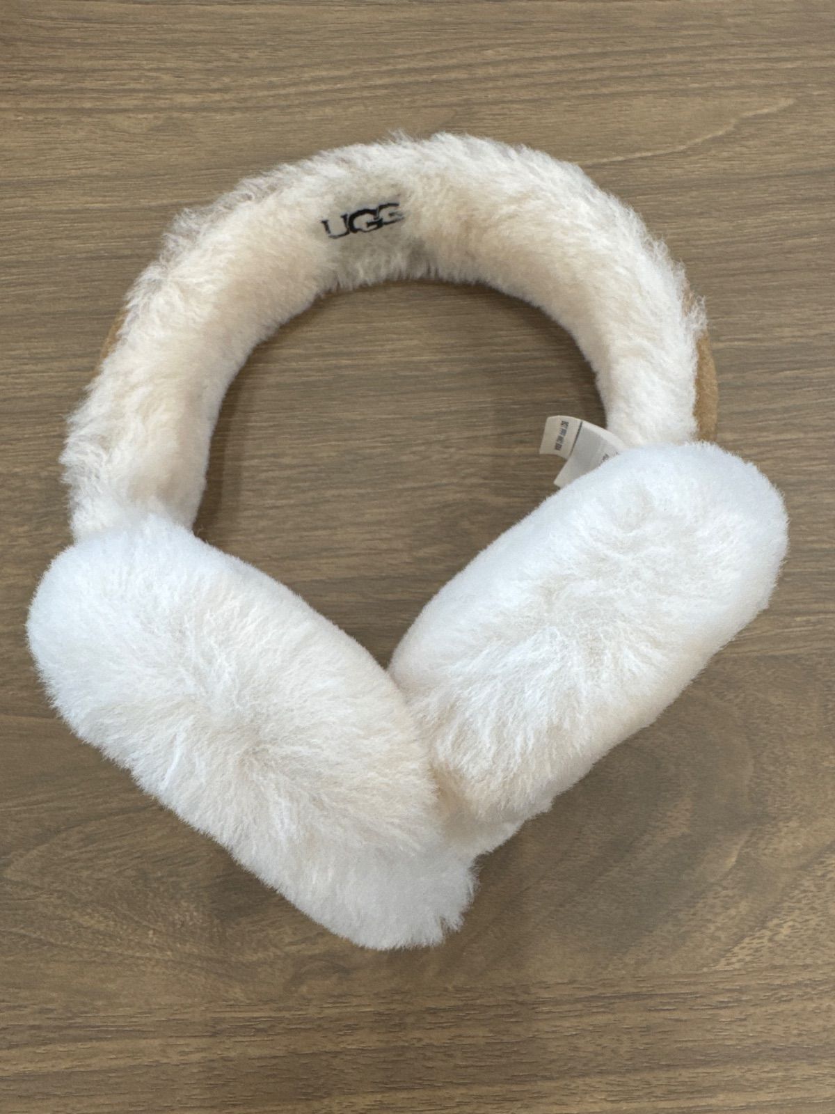 アグ UGG ロゴ イヤーマフラー イヤーマフ キャメル 耳当て - メルカリ