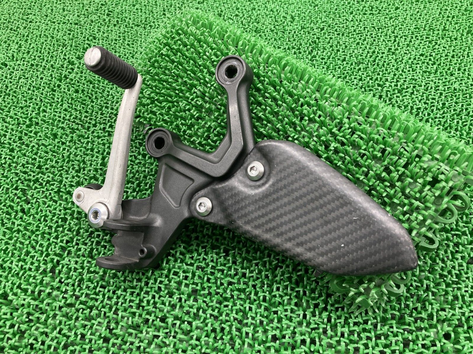 Z900RS ステップホルダー 左 1391 カワサキ 純正 バイク 部品 ZR900C ZR900K ブレーキペダル ヒールガード 曲がり無し 車検 Genuine 【】 0