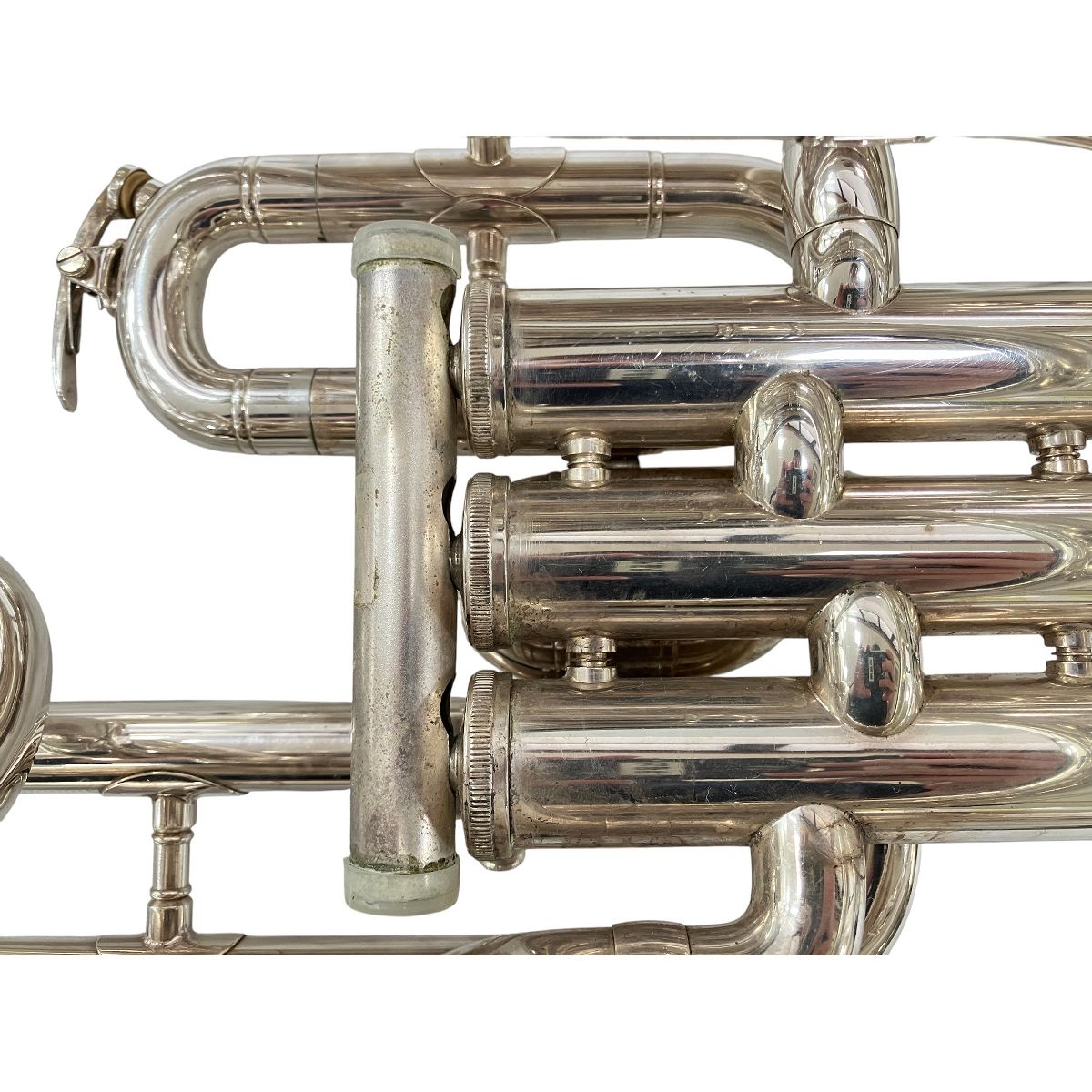 600