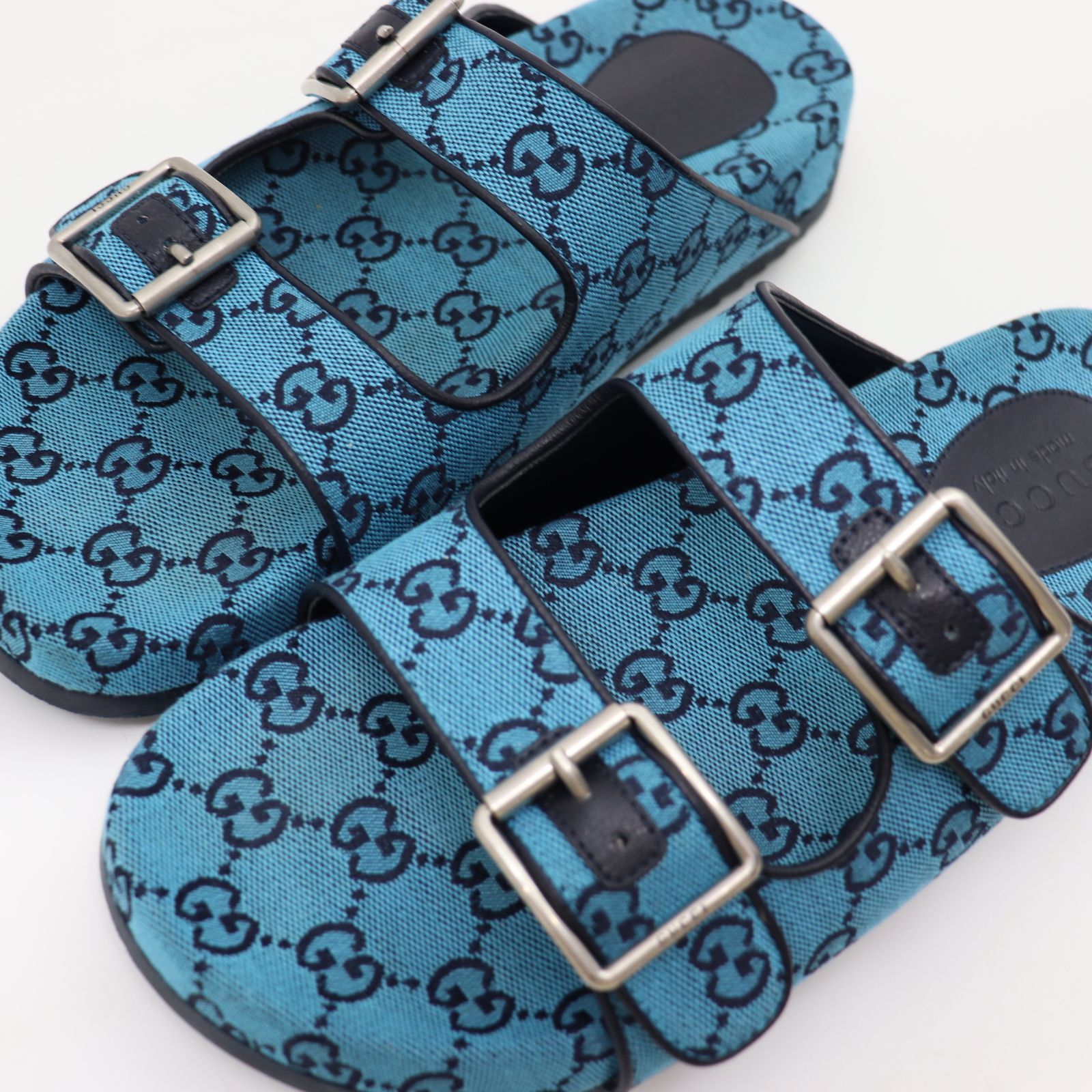 新品未使用　Gucci ホワイト/ネイビー サンダル　グッチ　38 新品未使用 Gucci ホワイト/ネイビー サンダル グッチ 38