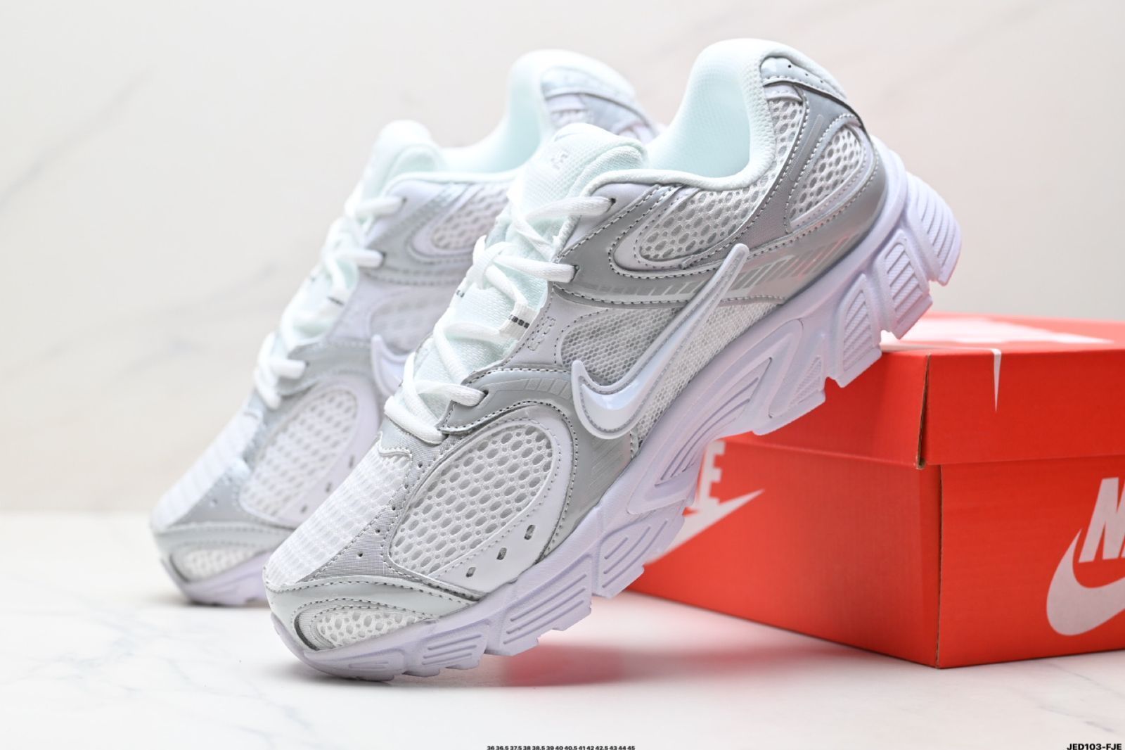 摩耗に強いロートップカジュアルシューズ-MM輸入1