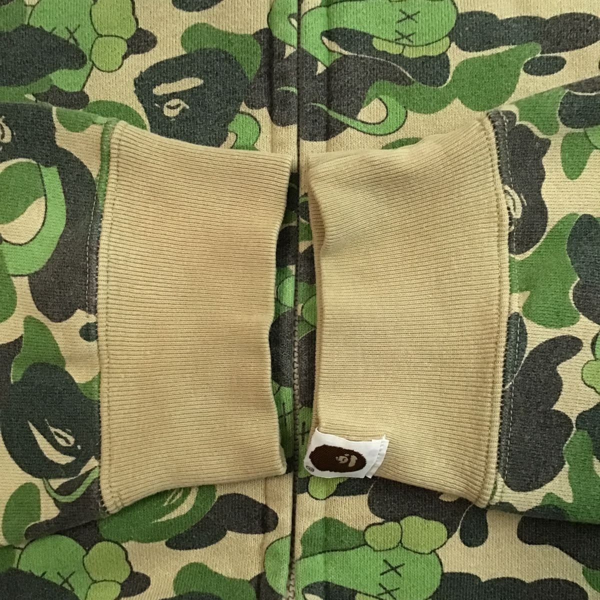☆激レア☆ KAWS × BAPE bendy ABC camo フルジップ パーカー Mサイズ 