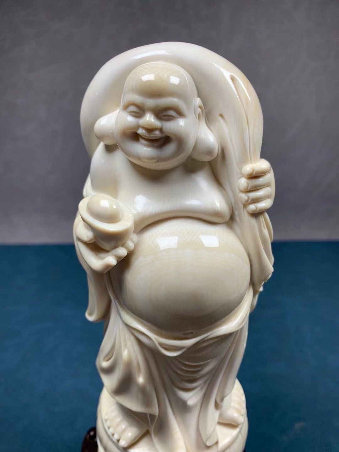 天然猛牙美しい手作り彫刻元宝弥勒 置物 天然猛牙美しい手作り彫刻元宝弥勒 置物