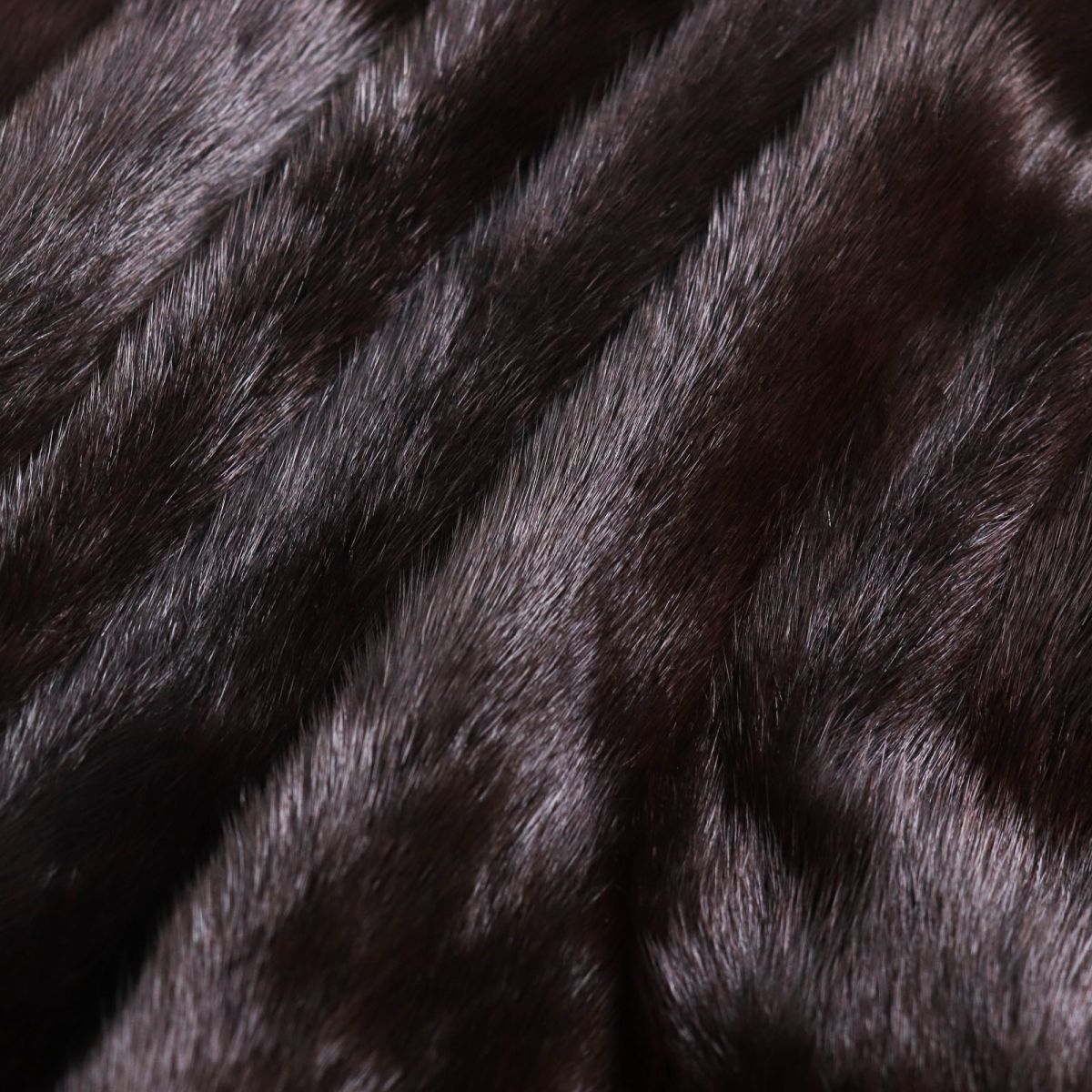 毛並み美品●SAGA MINK　サガミンク　逆毛　本毛皮ショートコート　ジャケット　ダークブラウン　9号　毛質艶やか・柔らか◎