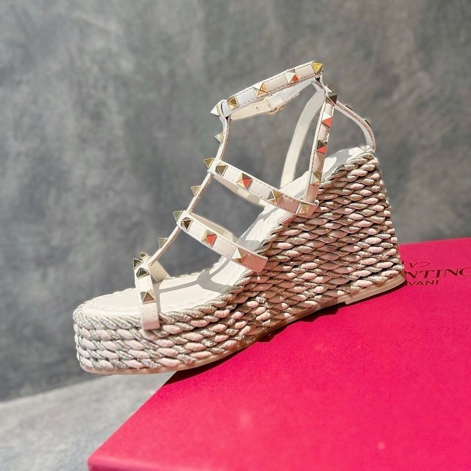 新品 未使用 VALENTINO ヴァレンティノロックスタッズ サンダル 