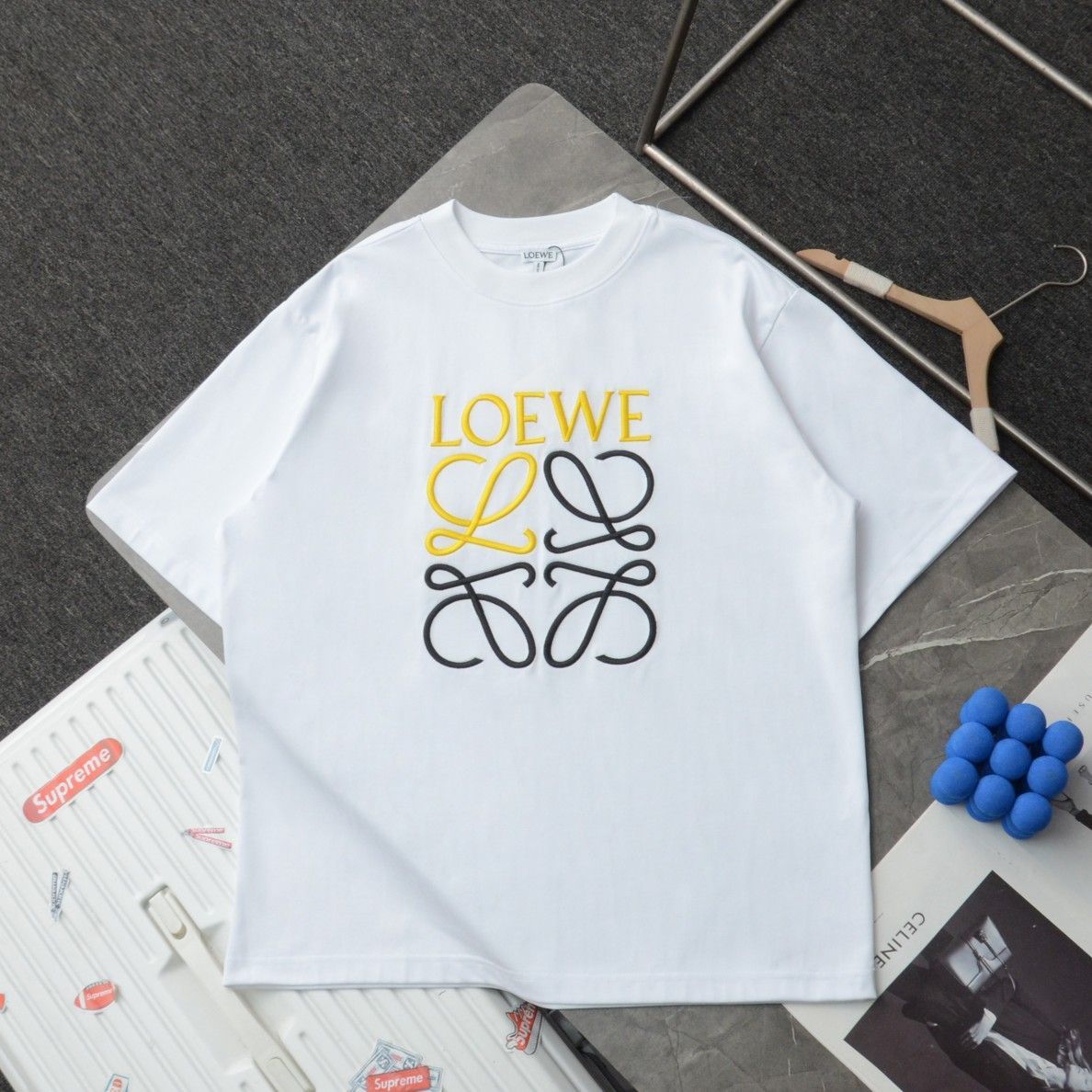 ロエベLOEWE 刺繡 ロゴ Tシャツ 新品 男女兼用 - メルカリ