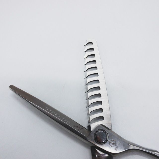 ミズタニシザーズ ミズタニシザーMIZUTANI SCISSORS】STELLITE alloy 231ステライトアロイ逆刃 オフセット シザー  セニング 美容ハサミ すきばさみ 美容師 理容師 約25～30% 右利き 6.1インチ 中古 sc1089 - メルカリ