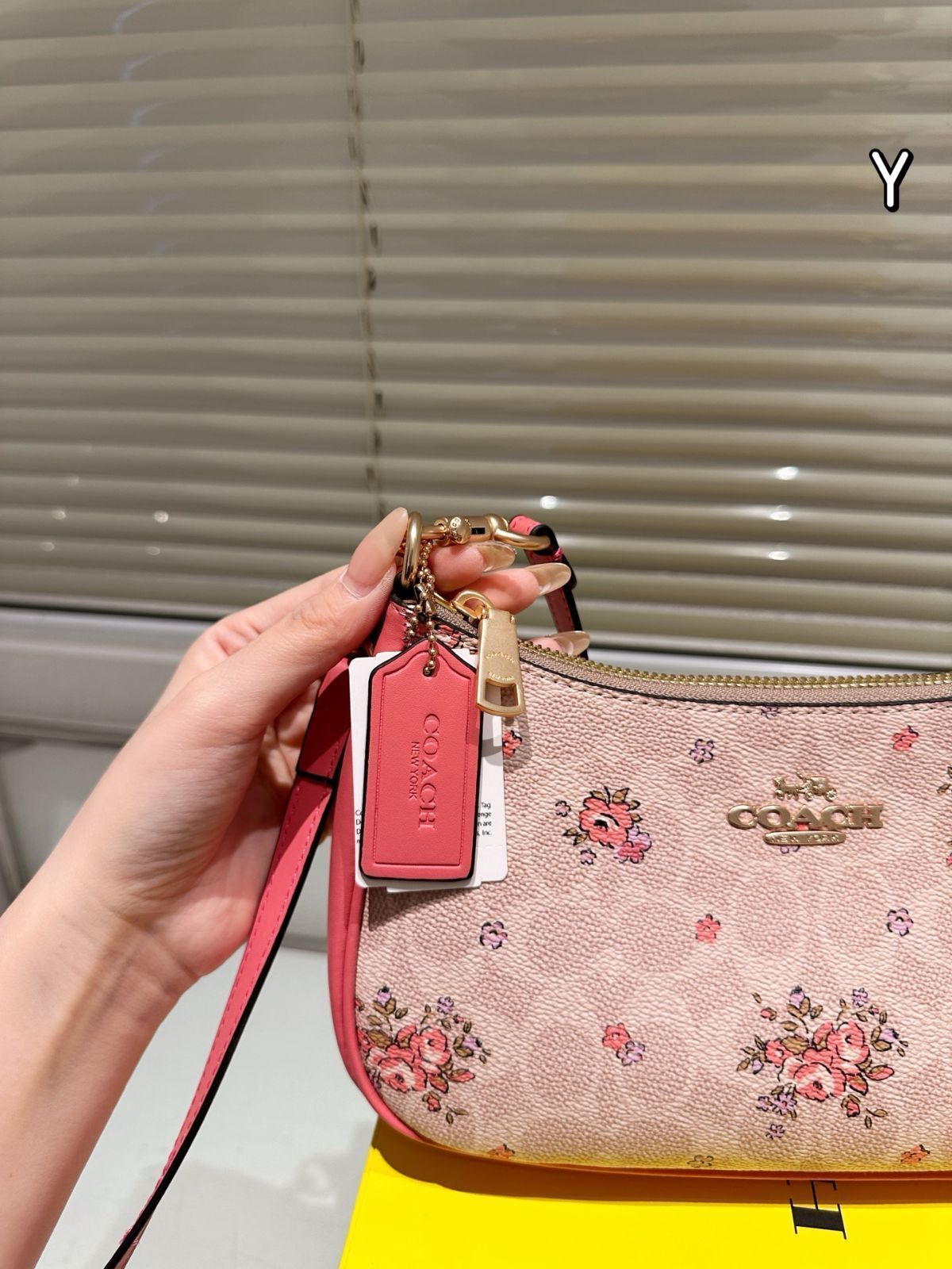 今日特価】COACH Teri ショルダーバッグ（アンダーアーム