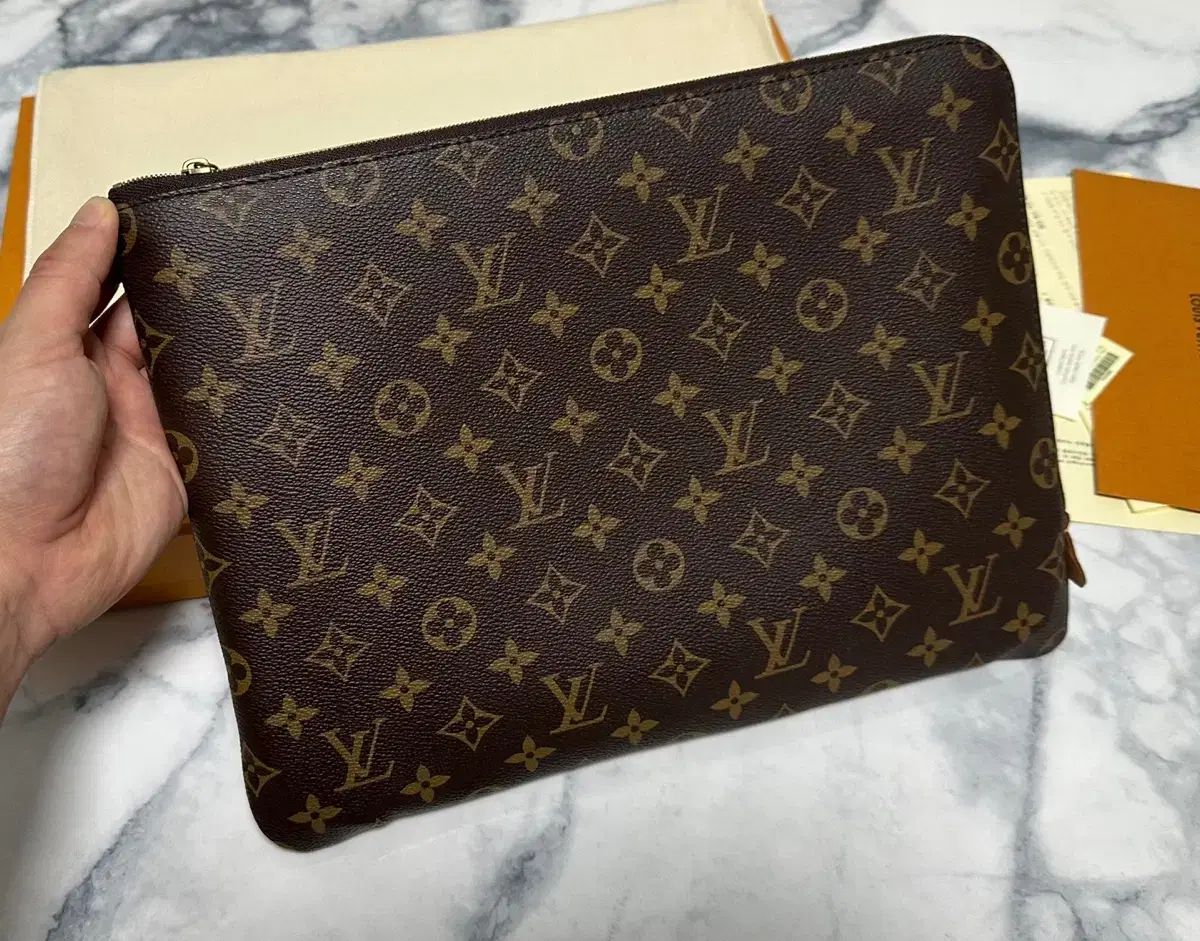 F Louis Vuitton ルイヴィトン モノグラム クラッチ M44499