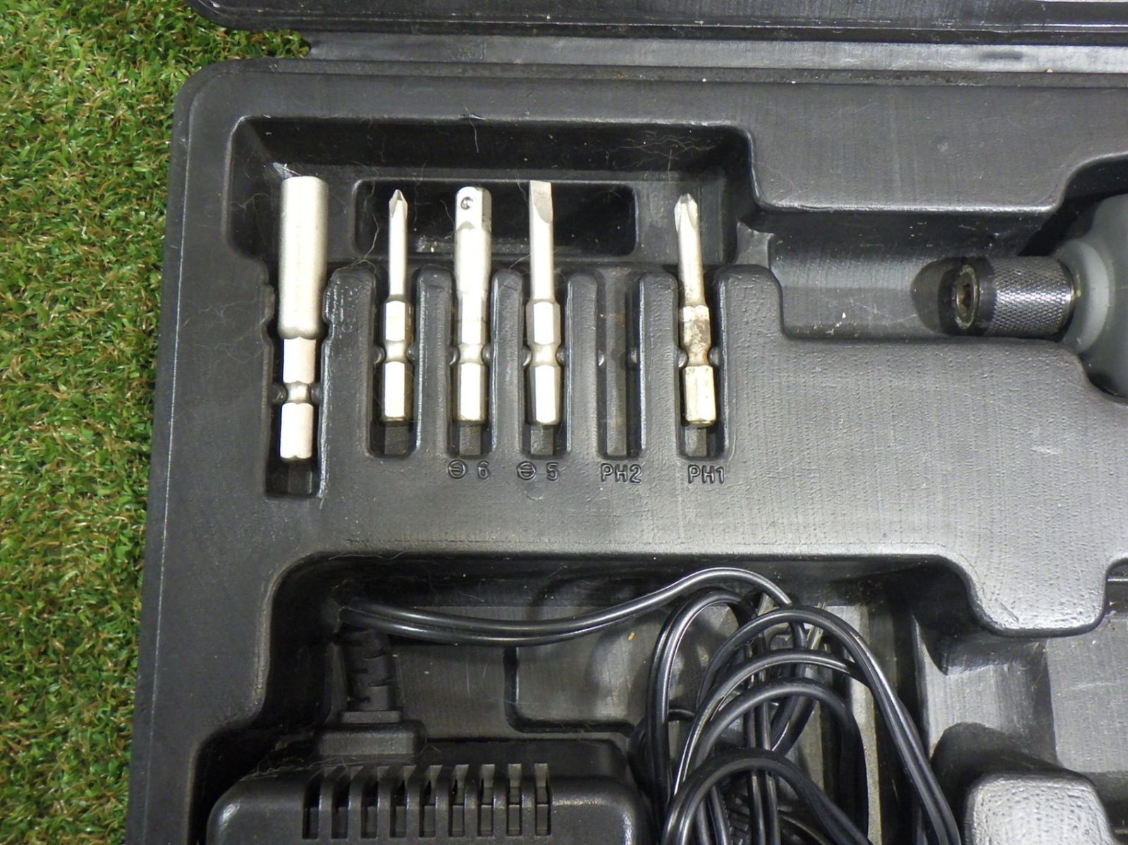 新興製作所 インパクトドライバ CID-120S 大工道具 建築 電動工具 中古