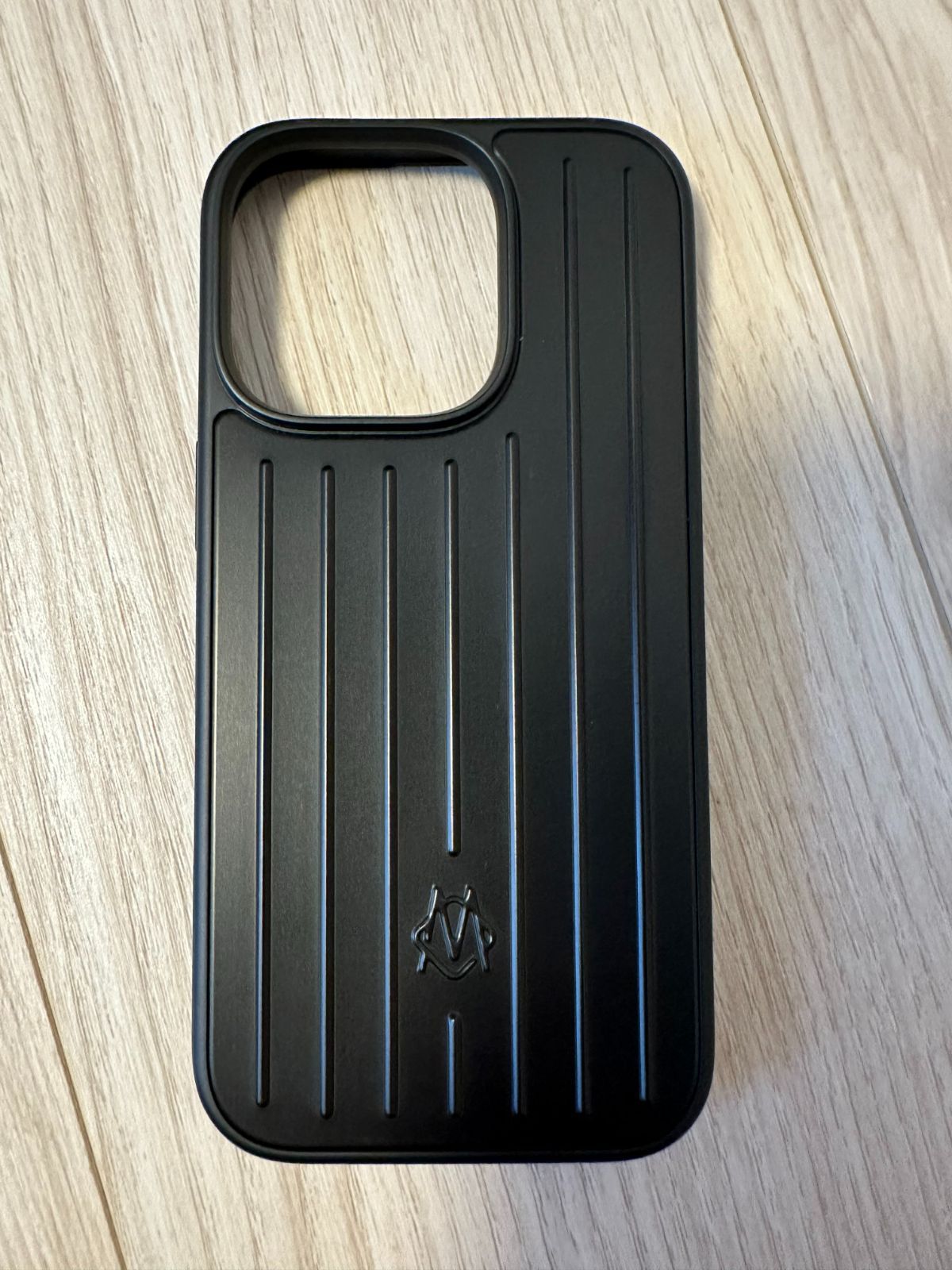 リモワ RIMOWA iphone16PRO ケース アイフォンケース ブラック