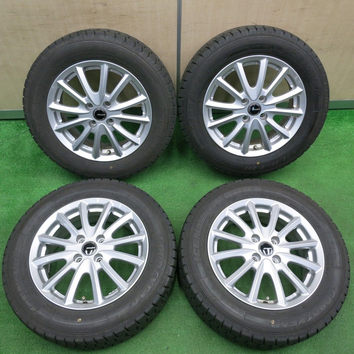 グッドイヤー 185/65R15 2022年製 冬タイヤ 超バリ溝