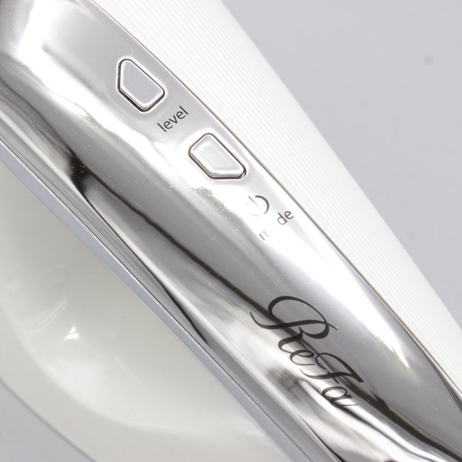 新品 値下げ可能 ReFa RE-AA02A WHITE 新品 値下げ可能 ReFa RE-AA02A WHITE