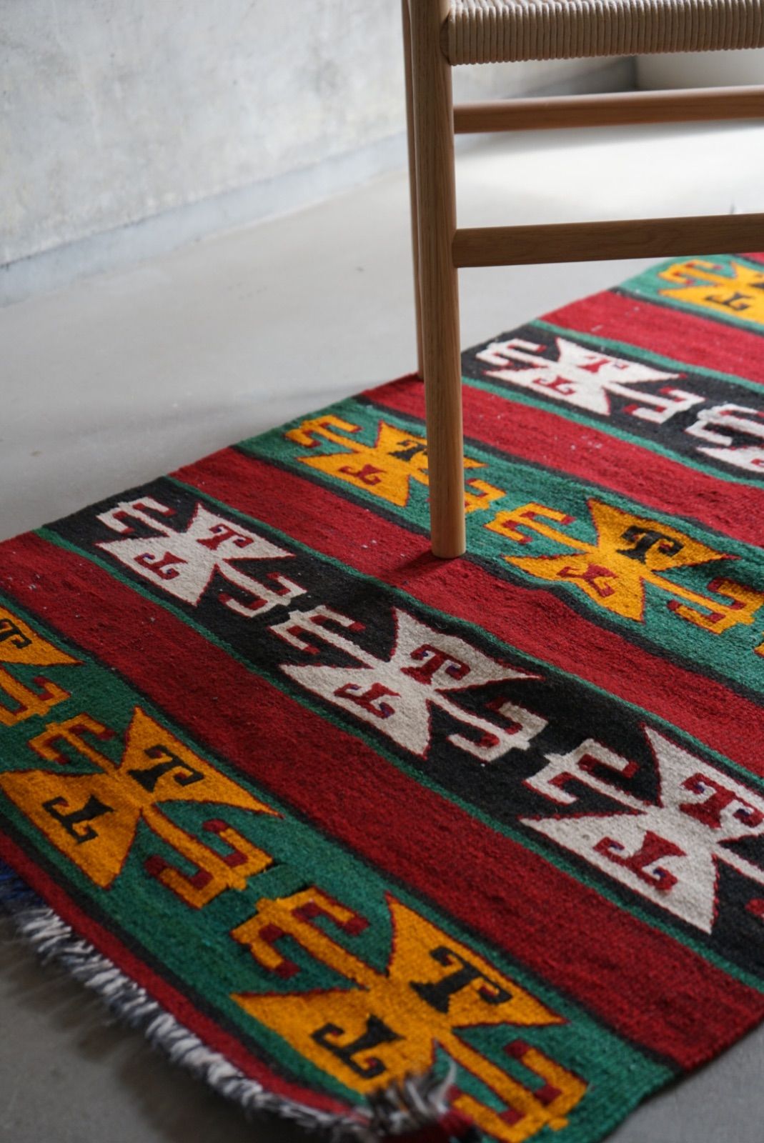 ヴィンテージラグ トルコ イスパルタ アイボリー 1970年代 201 × 120