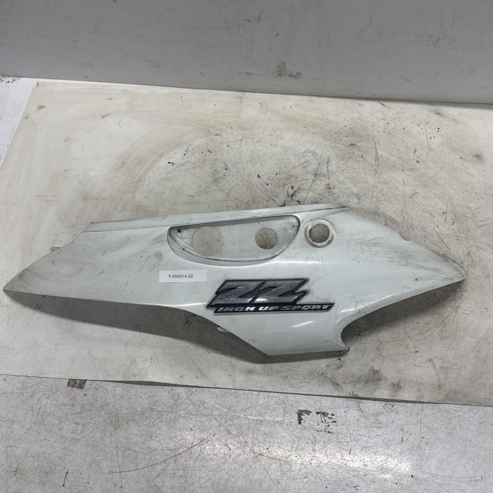 SUZUKI レッツ 50 ZZ ボディカバー 左 スズキ