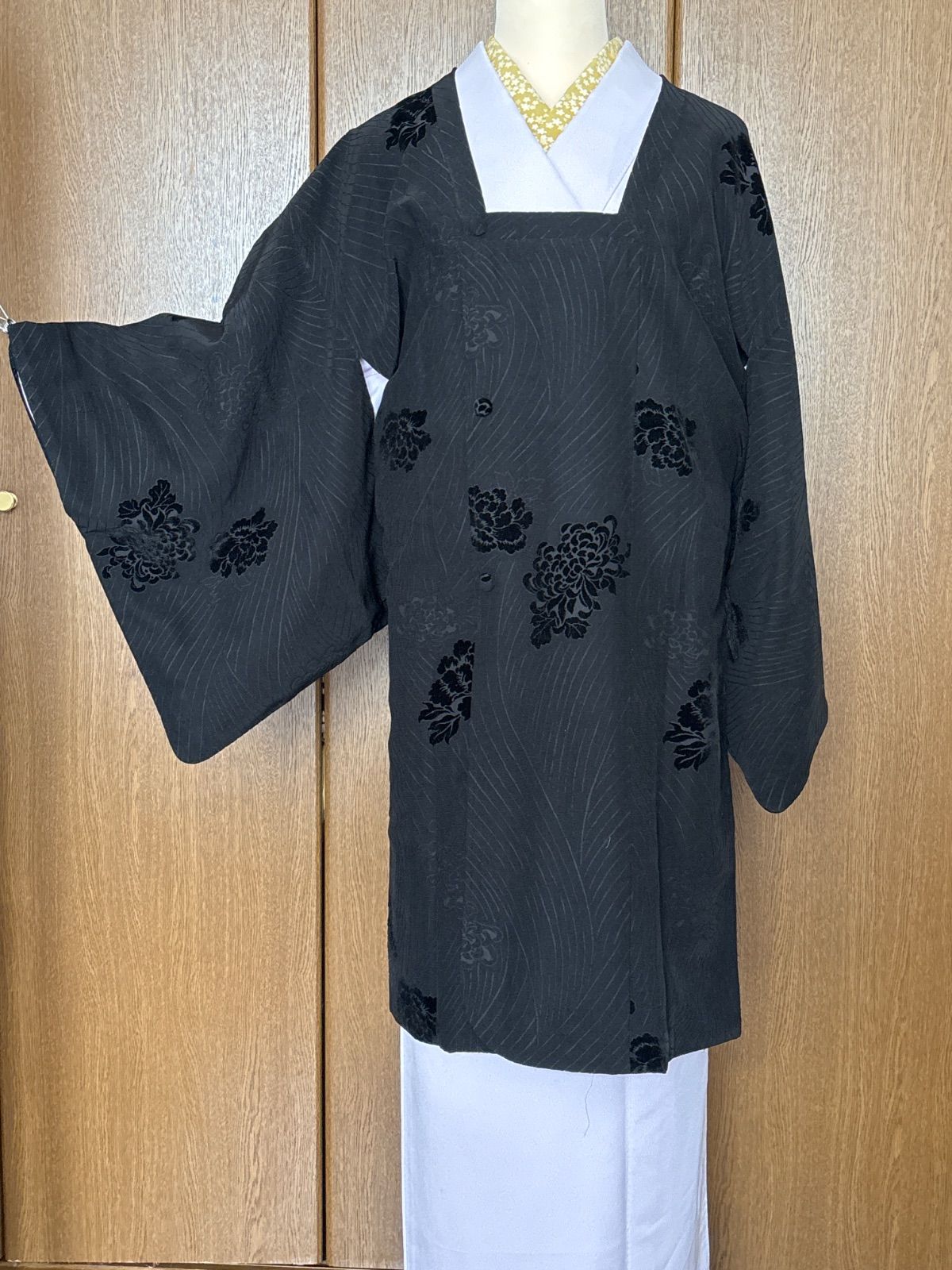 輪奈ビロードコート 流水お花柄 道行 黒 裄65