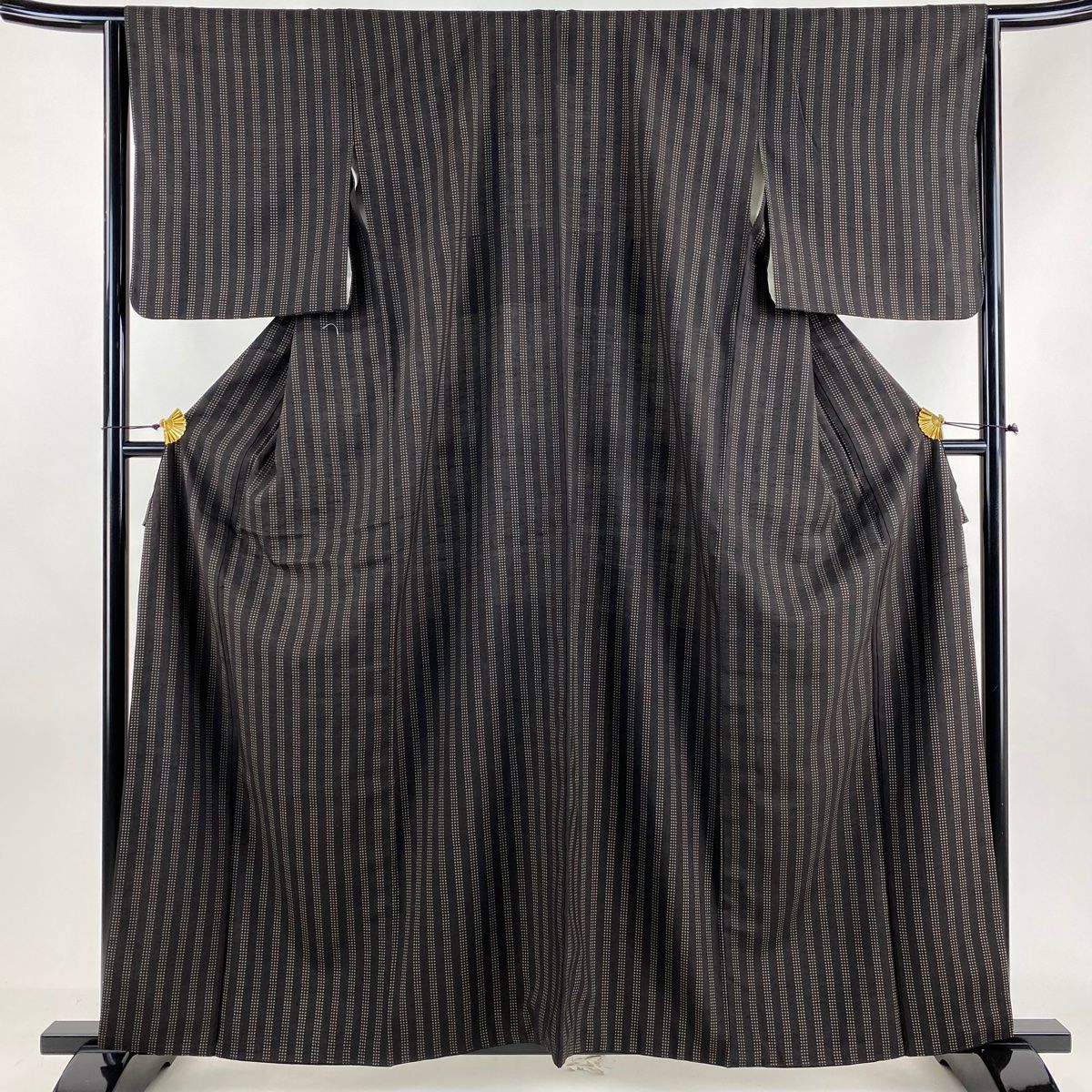 紬 身丈159cm 裄丈65cm M 袷 縞 焦茶色 正絹 名品