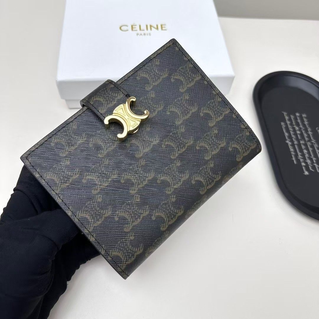 新品未使用 CELINE 財布[本日特価|新品未使用品] - メルカリ