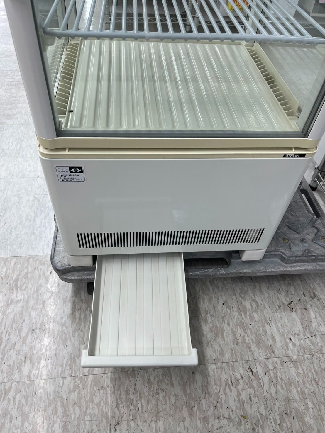 サンデン 冷蔵ショーケース AG-54XE 前後扉仕様 中古品 - メルカリ