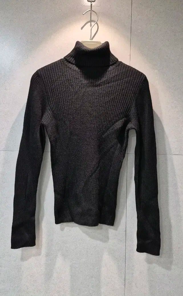 ブランド BURBERRY バーバリー レディース リブ ウール タートルネック 長袖Tシャツ 正規品 ディオール|グッチ|バッグ|財布