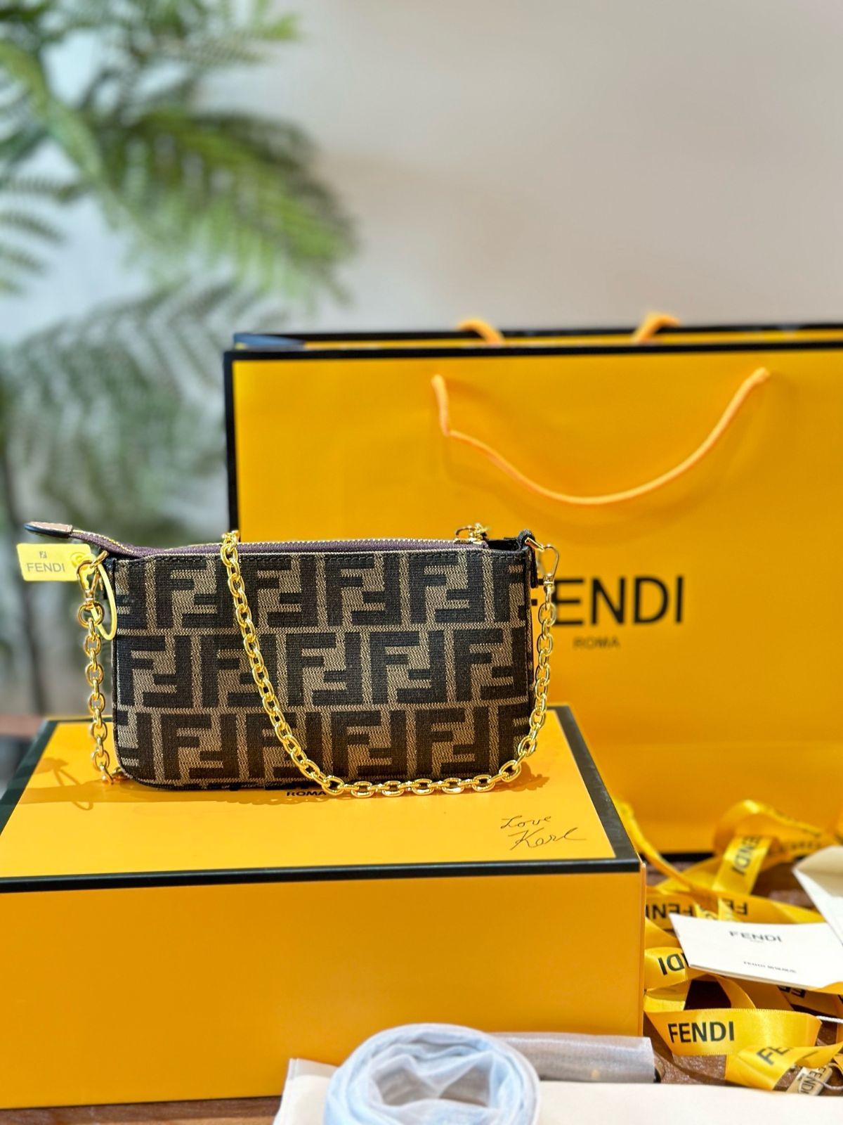 新品未使用FENDI 老花マージャンバッグです - メルカリレディース