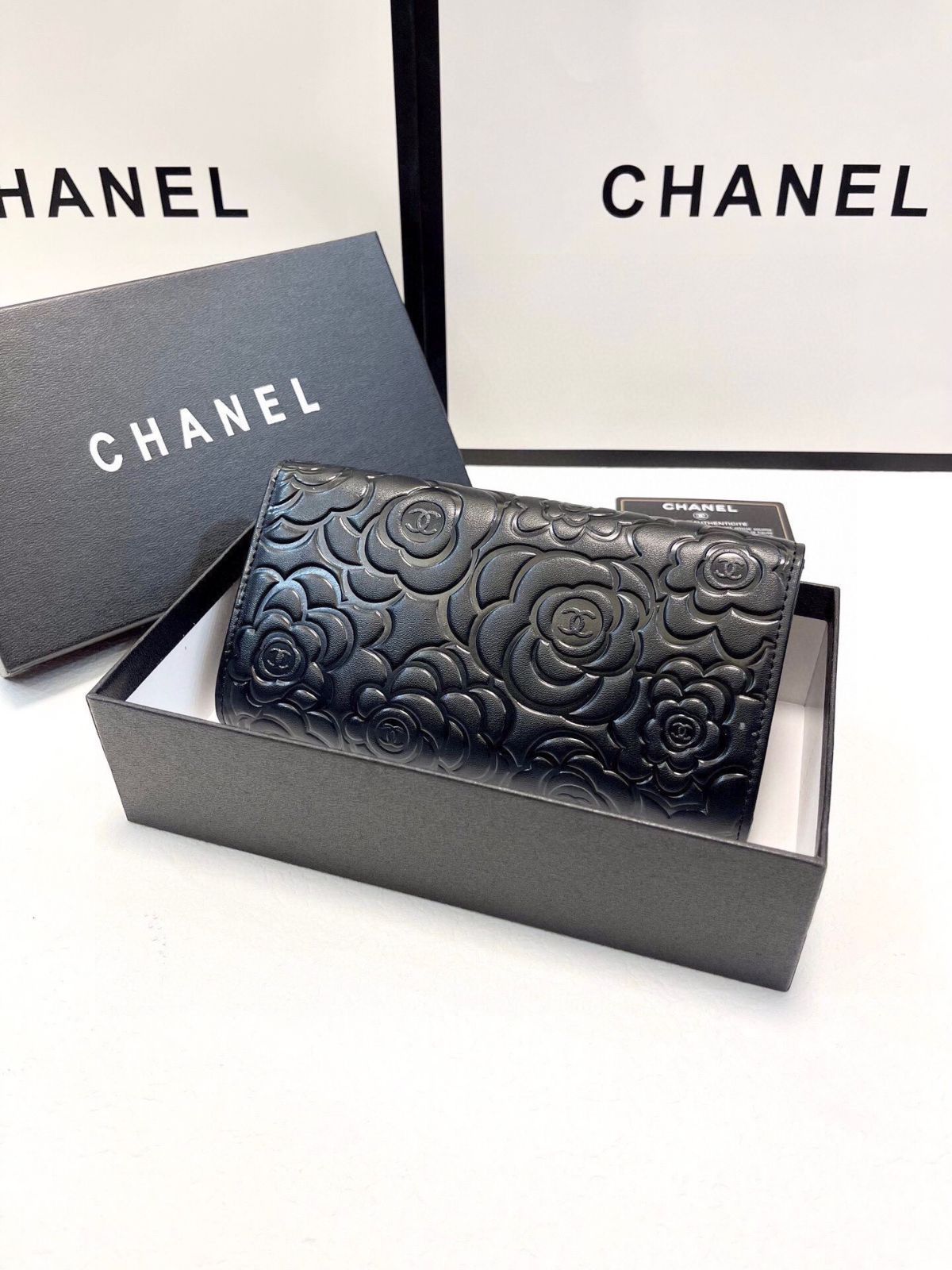 未使用品⭐️CHANELシャネル⭐️カメリア 本日特価] シャネル レディース ウォレット カメリアデザイン