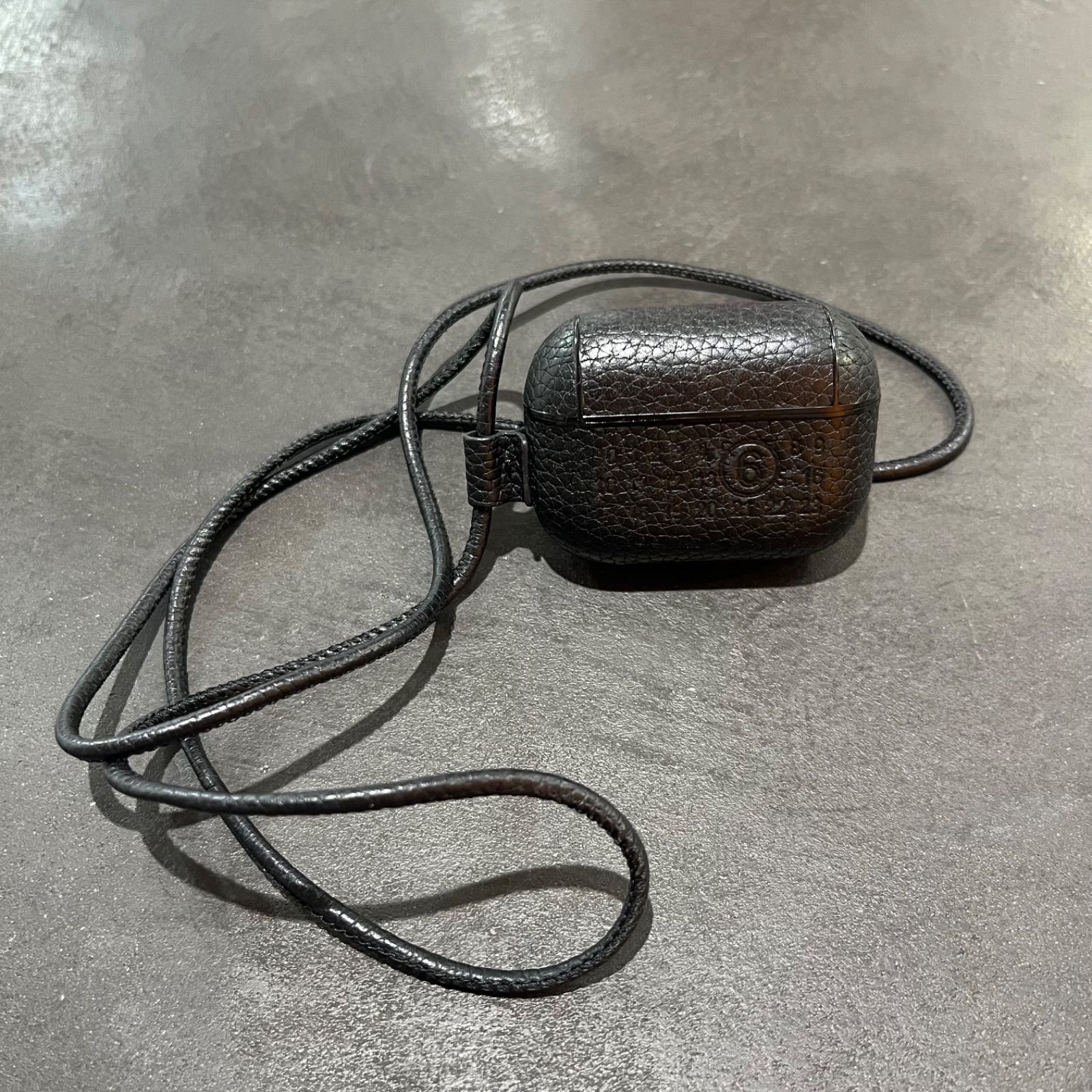 MM6 Maison Margiela AirPods Pro ケース イアフォンケース エアポッズケース エムエムシックス メゾンマルジェラ 94059A4