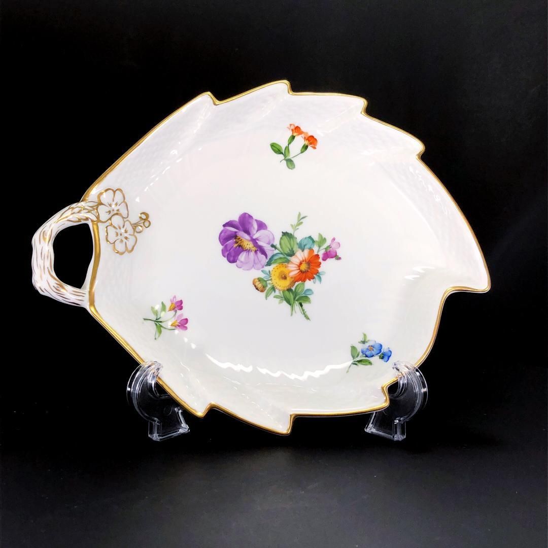 Royal Copenhagen ロイヤルコペンハーゲン サクソンフラワーシリーズ リーフディッシュ商品名 金彩 陶器 ホワイト