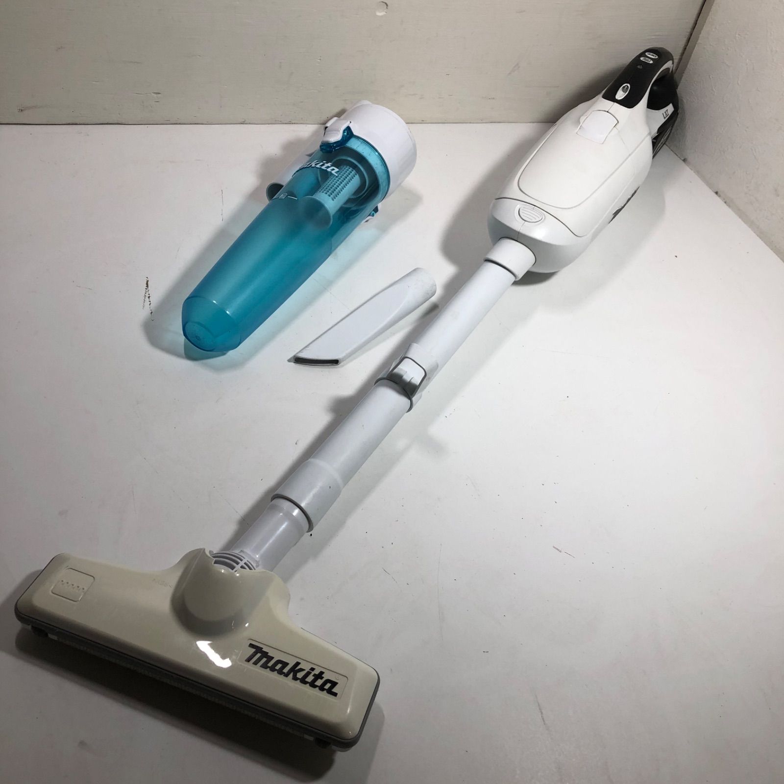 ☆ お値下げ！ Makita マキタ 充電式クリーナー 18V CL182FD