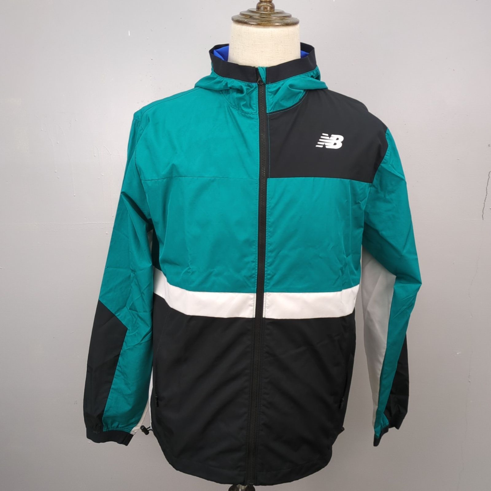 new balance ナイロンジャケット　Mサイズ New Balance - NB ニューバランス ナイロンジャケット Mサイズ