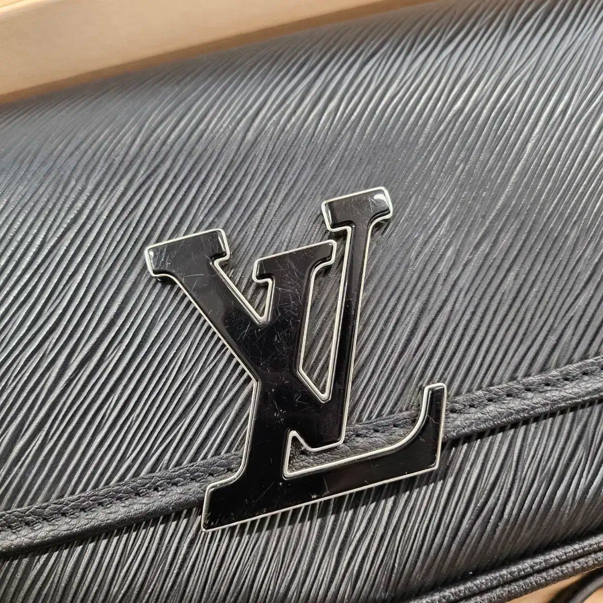 ルイヴィトン ブシバッグ クロスバック