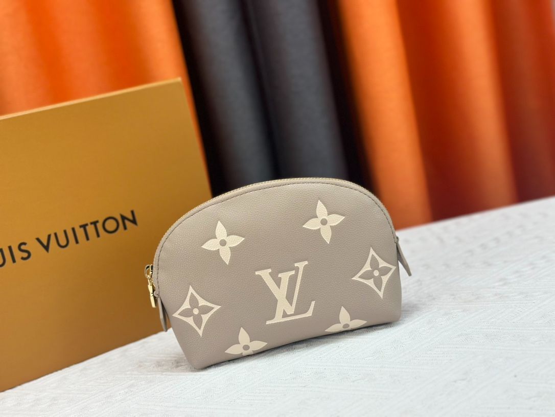 LOUIS VUITTON ルイ・ヴィトン ポシェット・コスメティック 化粧ポーチ モノグラム・アンプラント