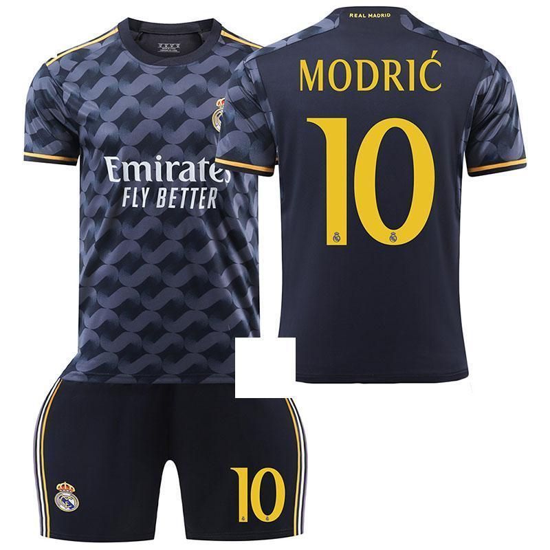 【未使用タグ付き】レアルマドリード　モドリッチ　ユニフォーム サッカーウェア レアル・マドリッド /10番モドリッチ/上下セット