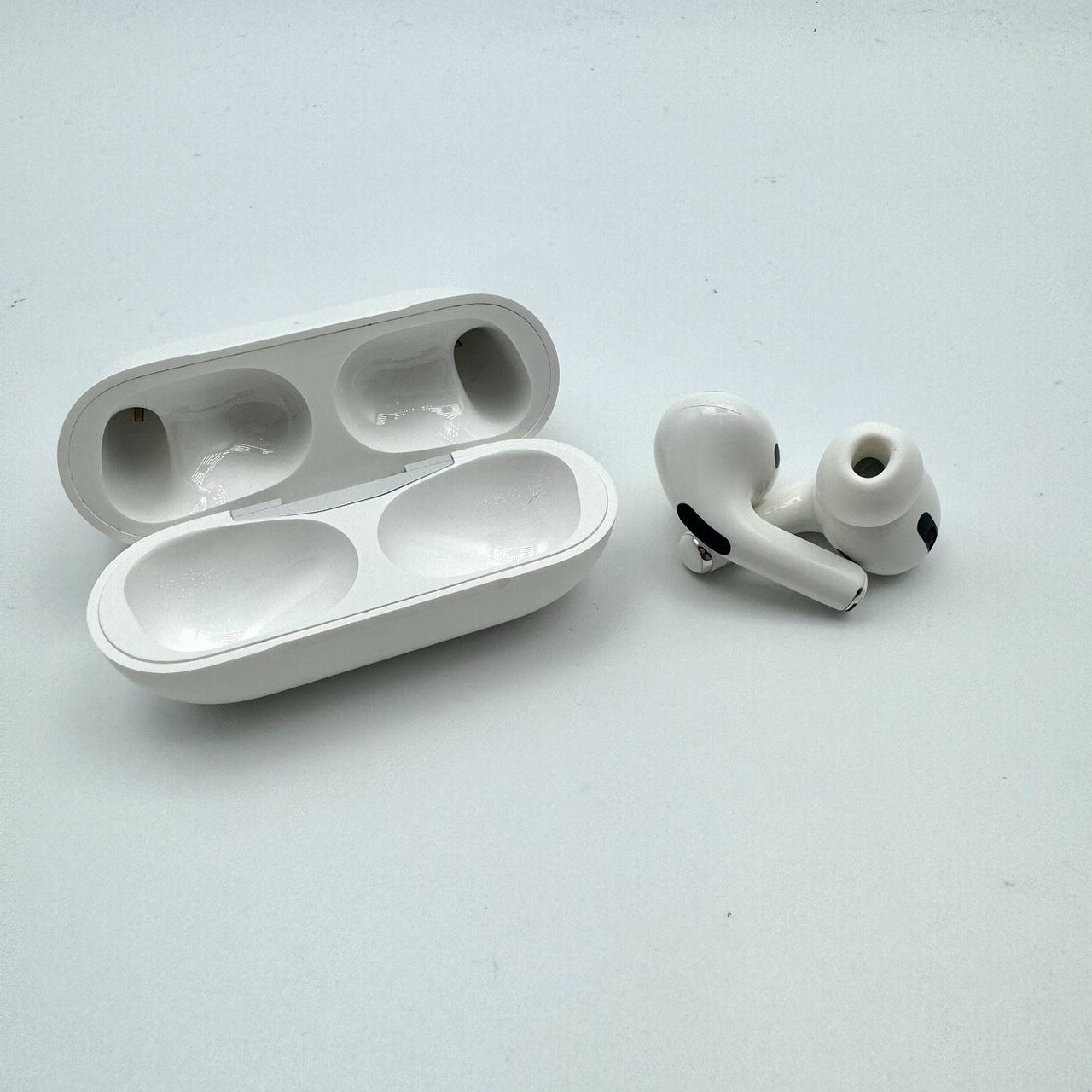良品】AirPods Pro 第1世代 【公式通販】