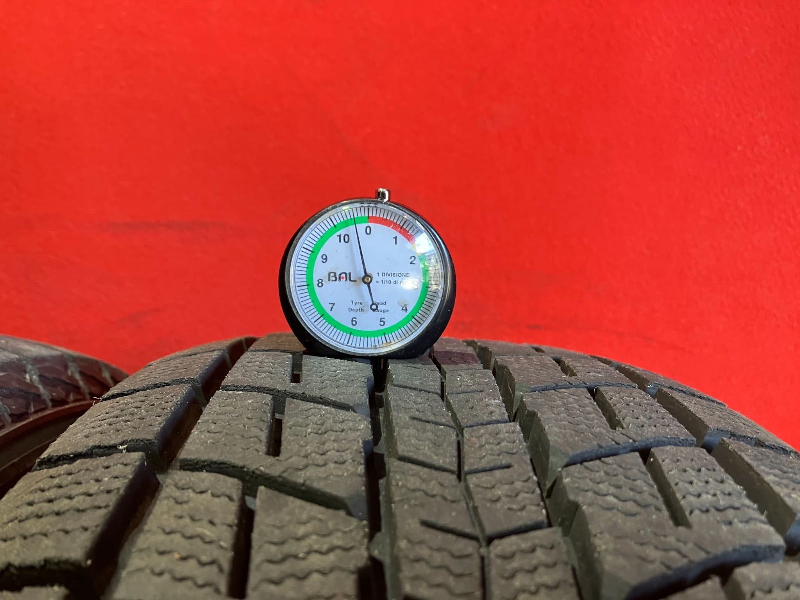 スタッドレスタイヤ 225