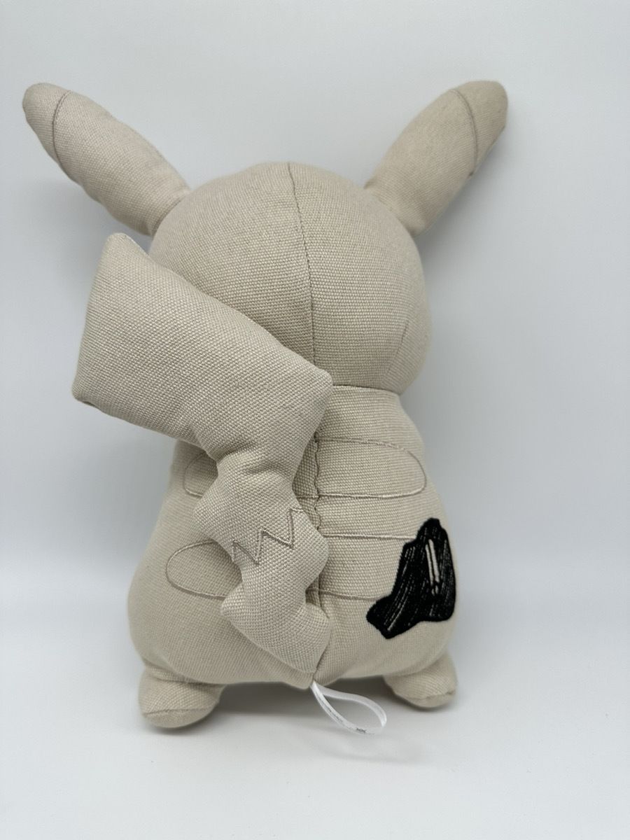 ダニエル・アーシャム ピカチュウ Daniel Arsham × Pokmon Sサイズ 