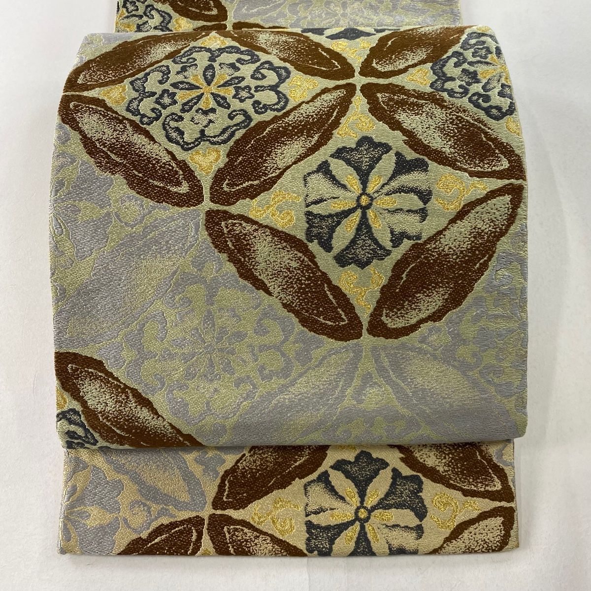 袋帯 名品 七宝 花唐草 金糸 灰緑 六通 正絹 【中古】 - メルカリ