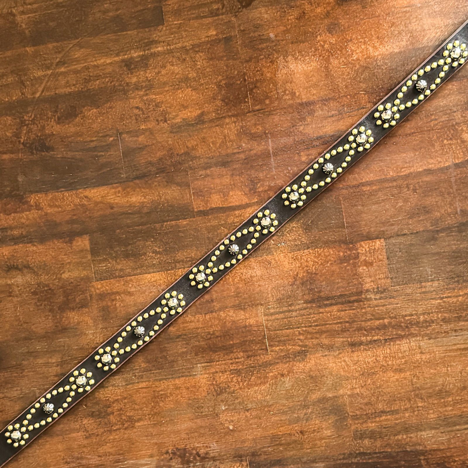 オーダーページ』スタッズナローベルトクラウンオールUKサドル23mm  