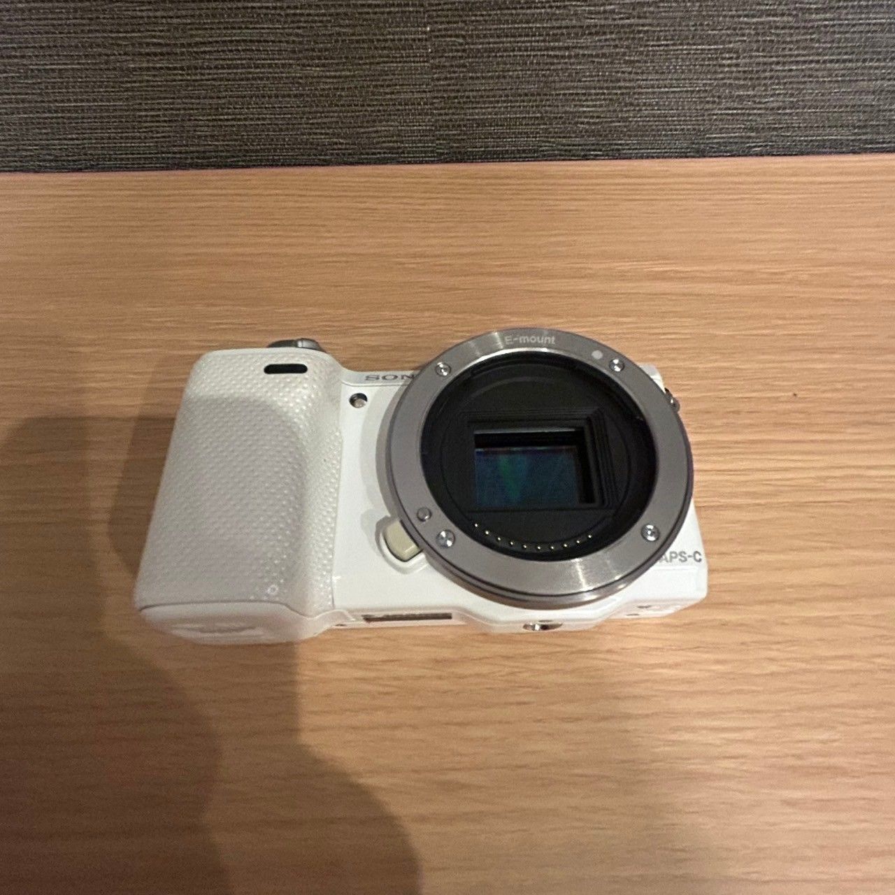 SONY NEX-5T デジタルカメラ E 16-50mm NEX-5T | デジタル一眼カメラα（アルファ） | ソニー