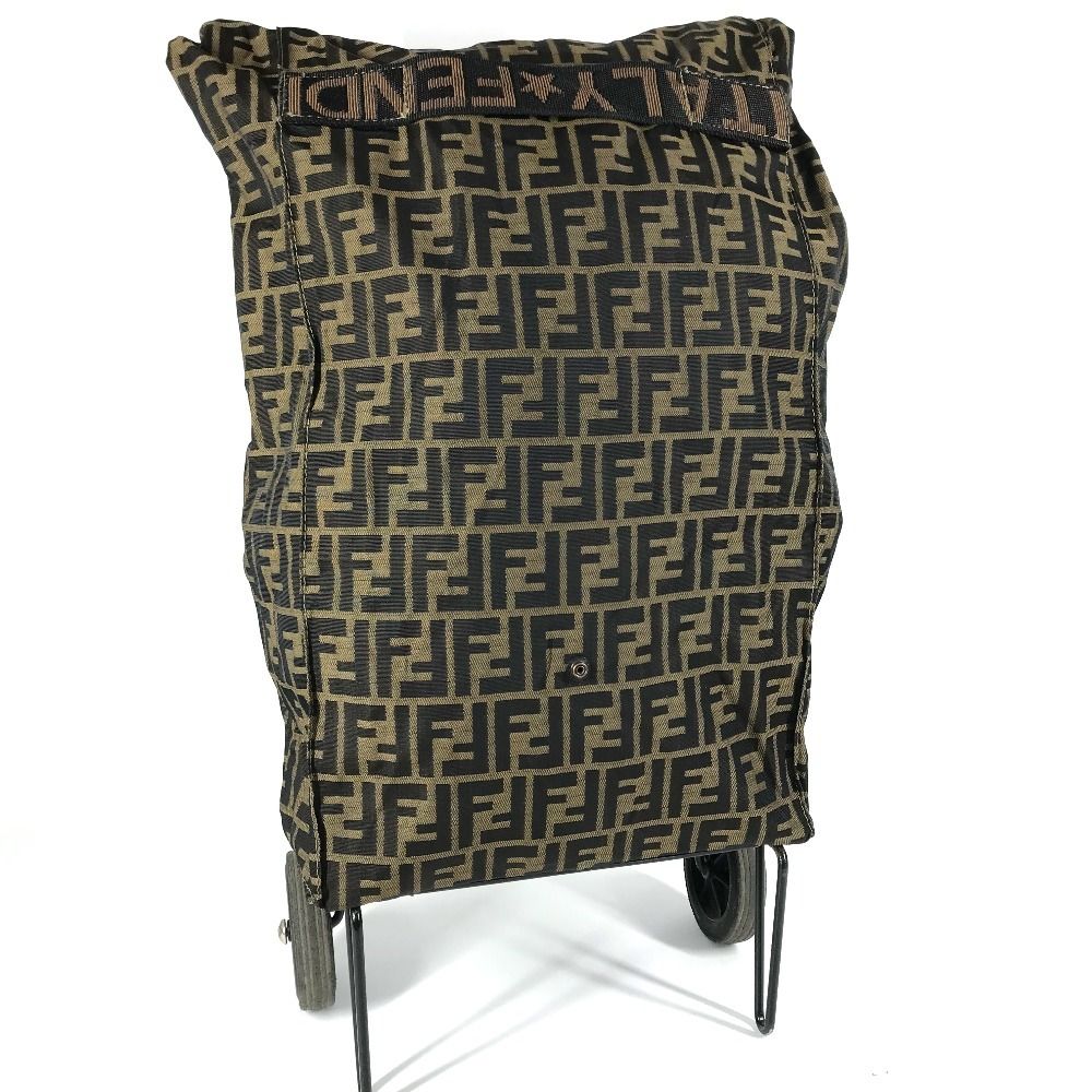 FENDI フェンディ