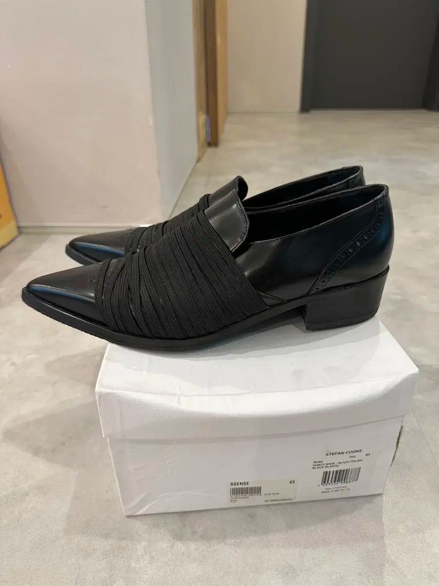 ステファン・クック ポインティ シュー ダービー 43 サイズ