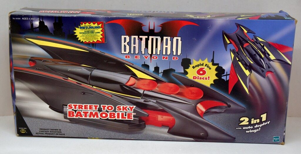 HASBRO 2 IN 1 | WITH AUTO DEPLOY WINGS BATMOBILE | STREET TO SKY