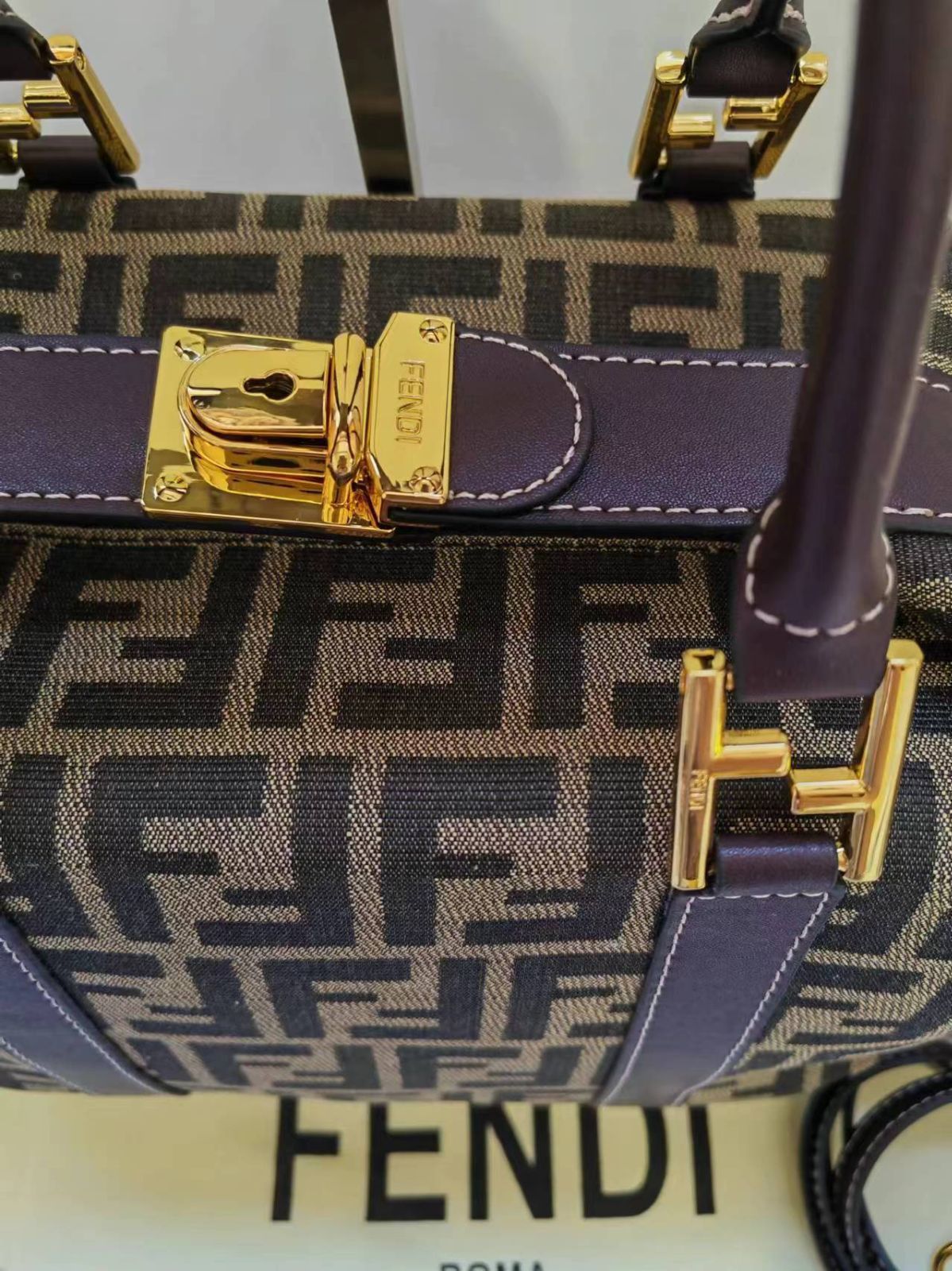 FENDI フェンディ ズッカ FF ポーチ ミニバッグ 美品 FENDI フェンディ ズッカ バニティバッグ ハンドバッグ FF