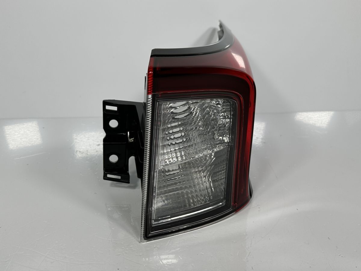 破損キズなし 低走行 50系 プリウス ZVW51 ZVW55 後期 純正 右テールランプ 上側 LED 81551-47472 81550-47470 47-111 SR 管理31829