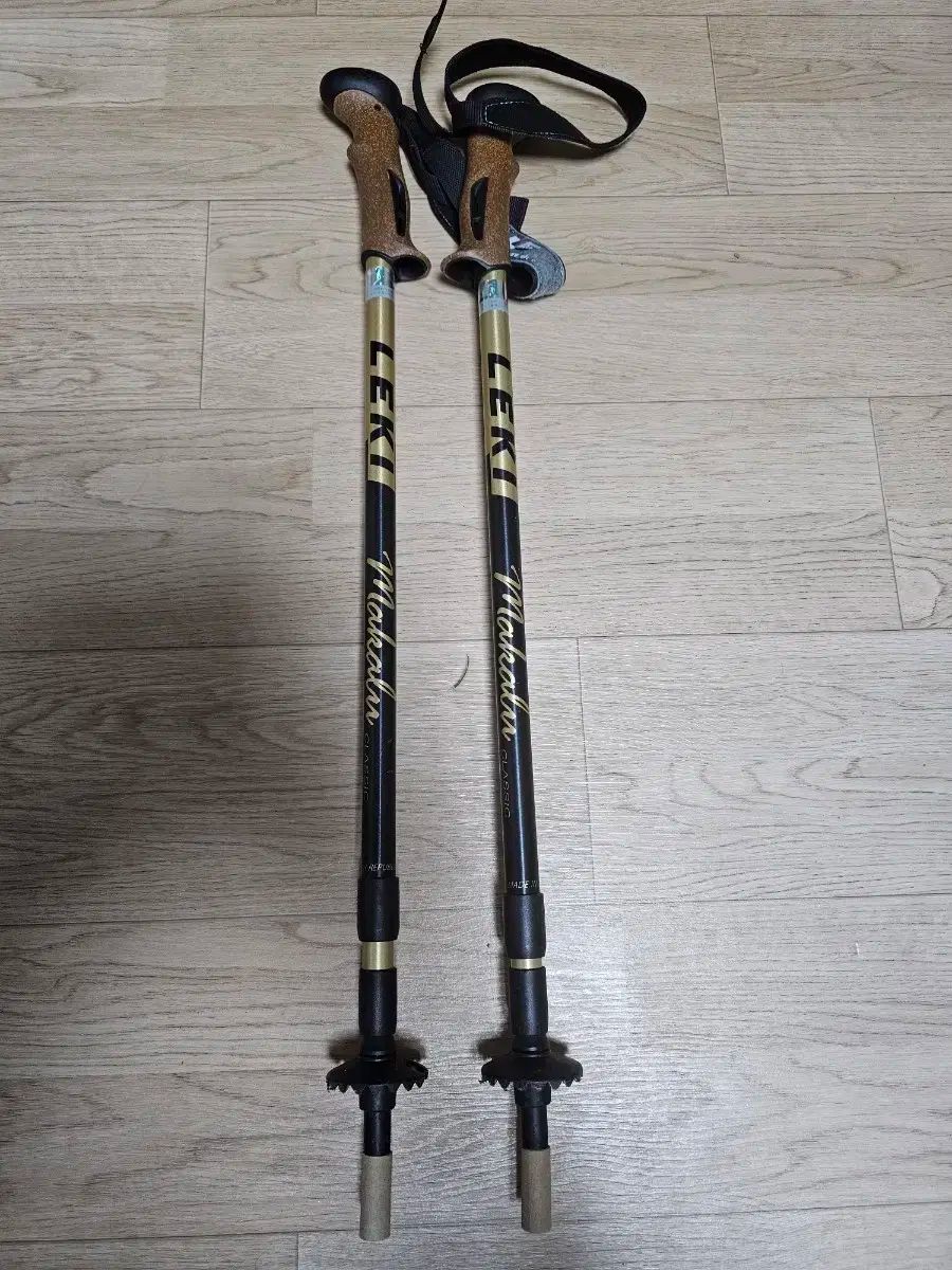 レキ マカルー Classic ブランド 登山ステッキ